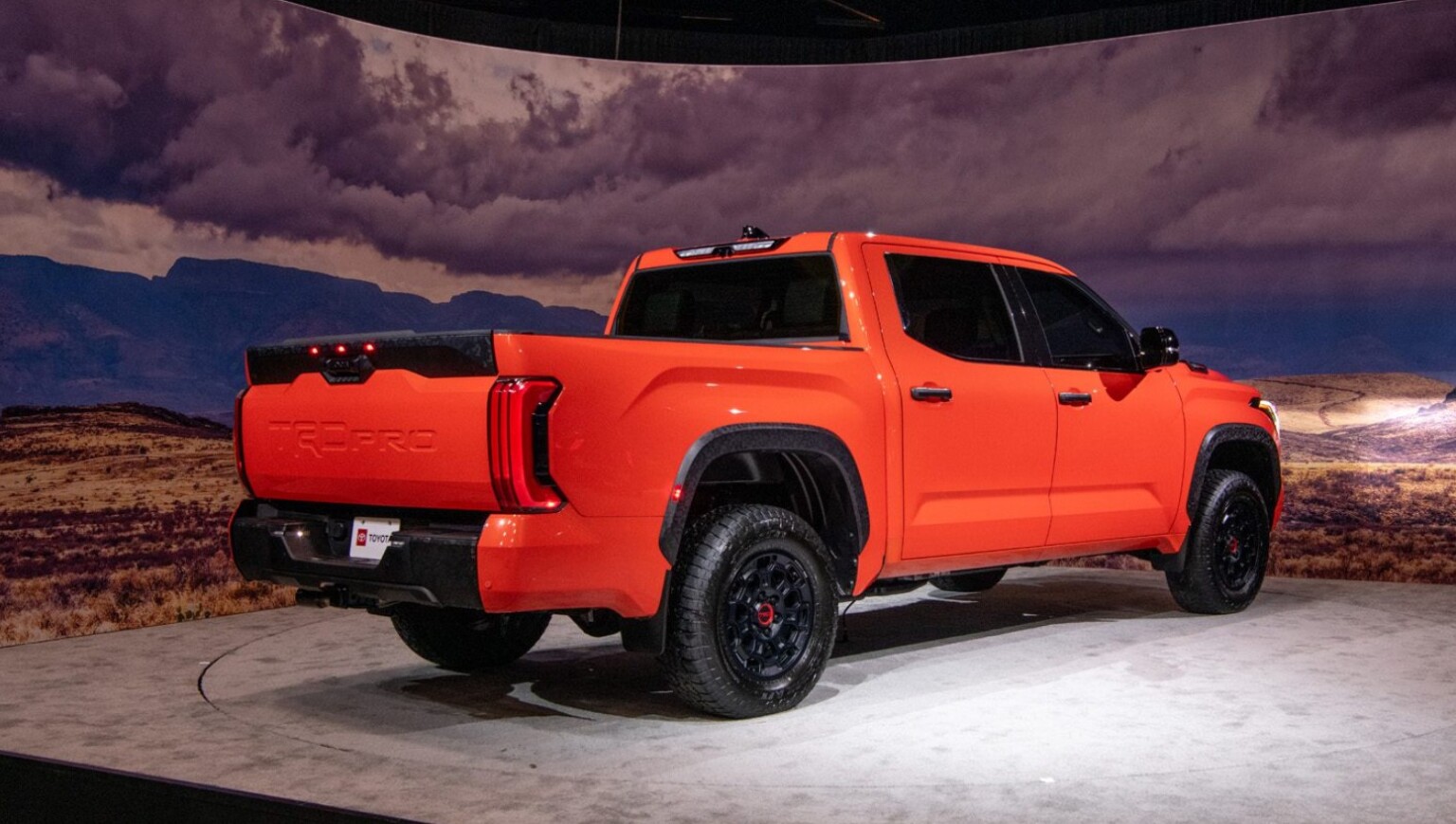 2025 toyota tundra price interior changes