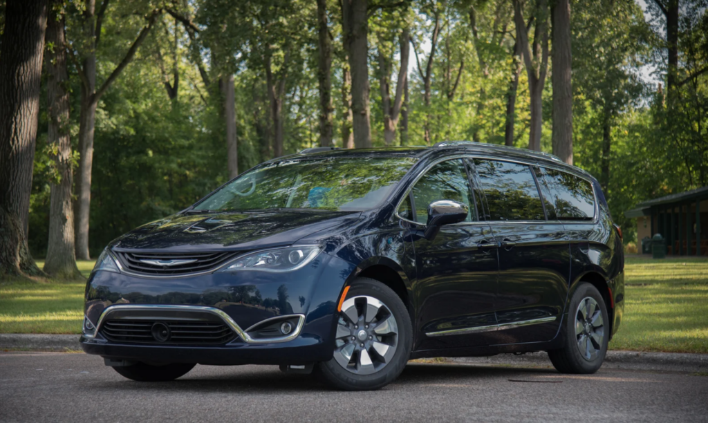 2025 Chrysler Pacifica Hybrid Exterior