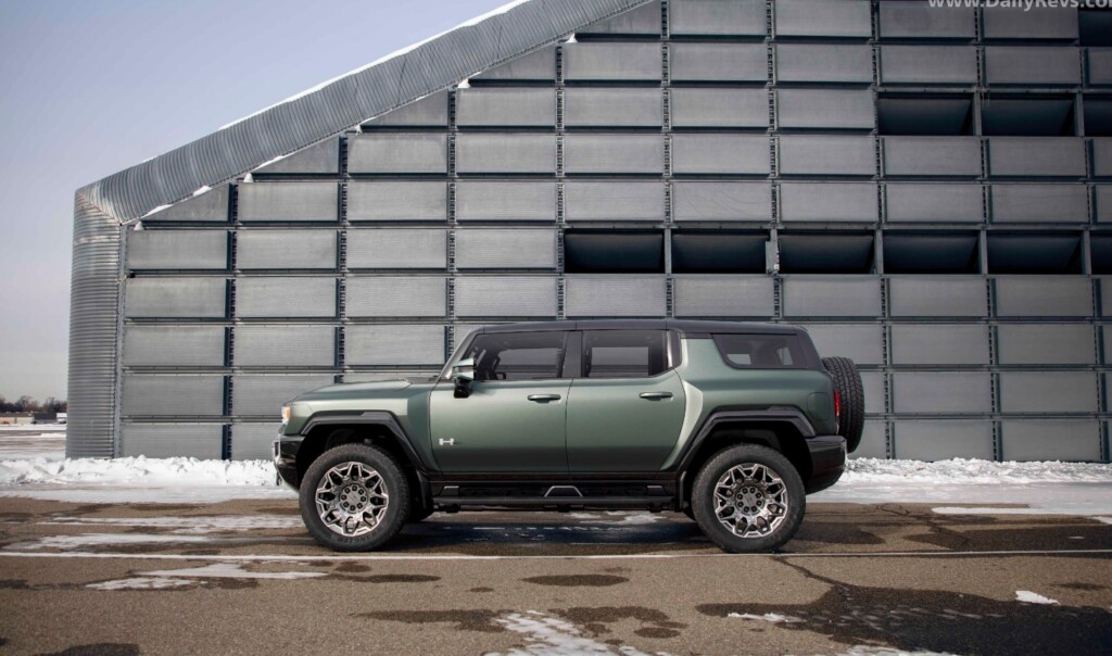 2025 GMC Hummer EV Exterior