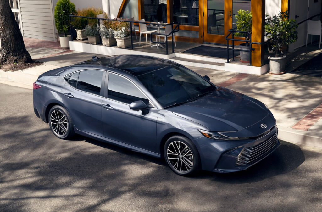 2026 Toyota Camry Gets These 2 Changes To Reach U S Dealers This Fall