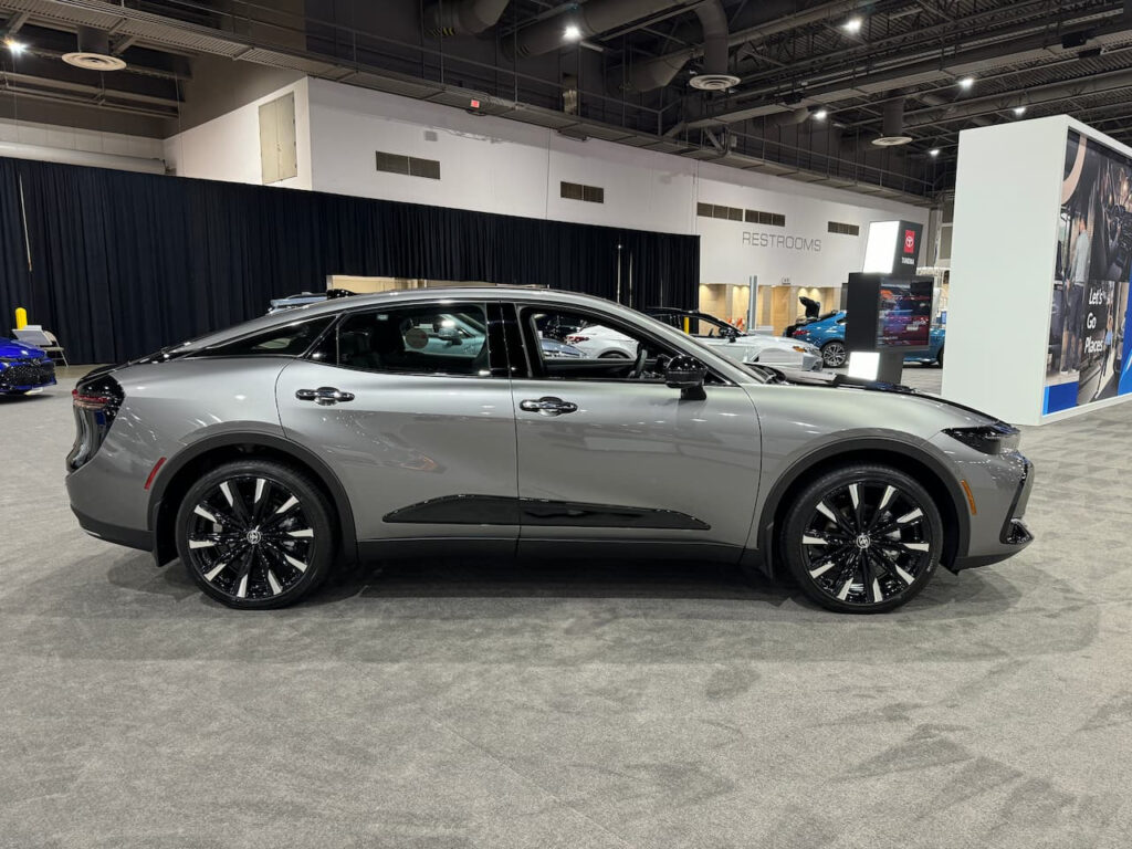 2026 Toyota Crown Here Are The 2 Changes In The Hybrid Sedan