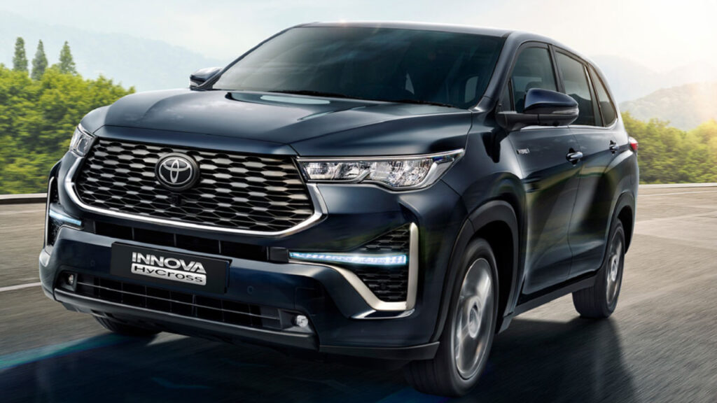 Great News Toyota Innova Hycross Bookings Re opened For These Variants The Times Of India