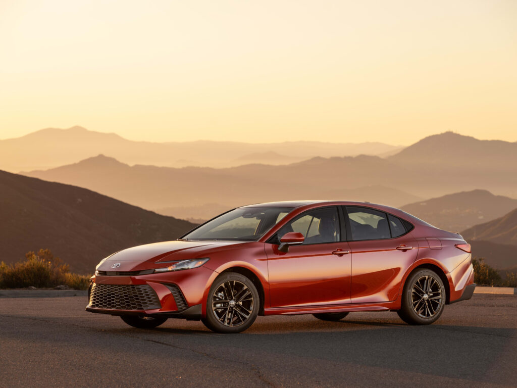 Kia Hyundai Won t Like The 2026 Toyota Camry s Fuel Economy Autoblog